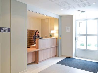 اپاردتل اداجیو اکسز نانتز ویارم