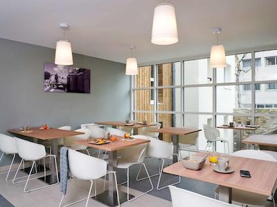 اپاردتل اداجیو اکسز نانتز ویارم