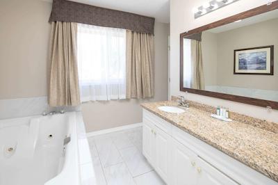 تراولج گولدن اسپرتسمان لج