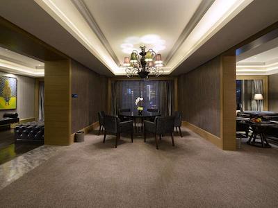 رهمبوز پارک اورا چنگدو هتل