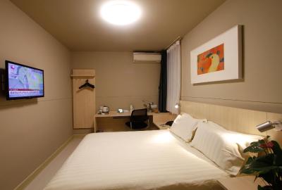 جین جیانگ این شانگهای ایست چینا نرمال یونیورسیتی