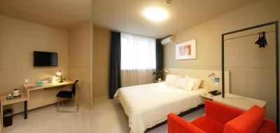 جین جیانگ این شانگهای ایست چینا نرمال یونیورسیتی