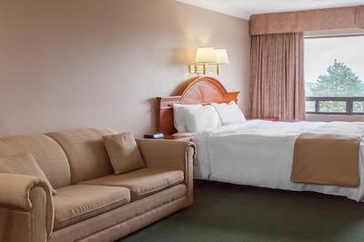 کاناداز بست والو این ساینت جهن