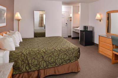 کاناداز بست والو این والمونت