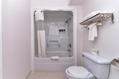 کاناداز بست والو این والمونت