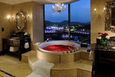 د کلی هتل شنزهن