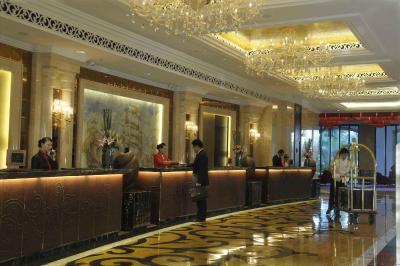 د کلی هتل شنزهن