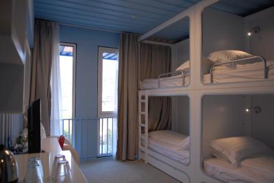 اُکت ایست کارگو هستل