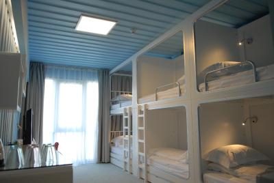 اُکت ایست کارگو هستل