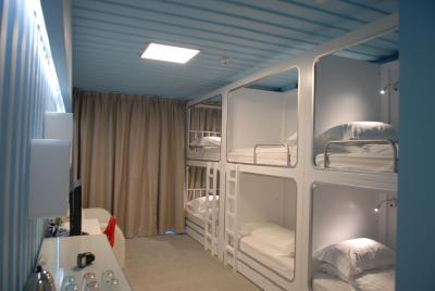 اُکت ایست کارگو هستل