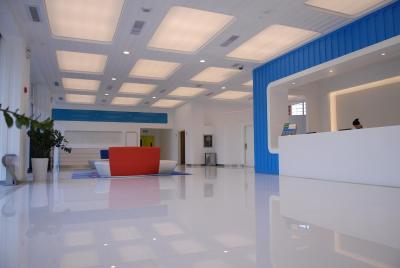 اُکت ایست کارگو هستل