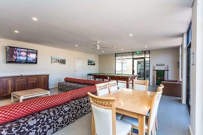 کونتری کمفرت امیتی متل آلبانی