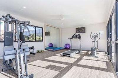 کونتری کمفرت امیتی متل آلبانی