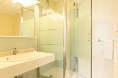 هتل د اُریجینالز بورجز لز تیلولز