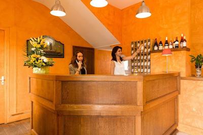 هتل د اُریجینالز بورجز لز تیلولز