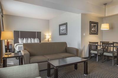 کوالیتی این اند سویتز پتاواوا