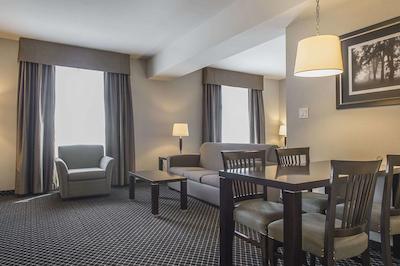 کوالیتی این اند سویتز پتاواوا