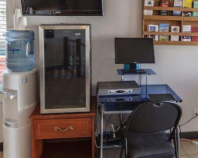 اکنو لج این اند سویتز