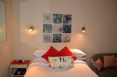 کانبرا شرت ترم اند هلید اکسمدیشن