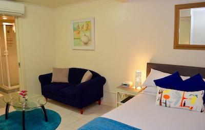 کانبرا شرت ترم اند هلید اکسمدیشن