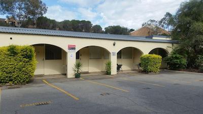 کانبرا شرت ترم اند هلید اکسمدیشن