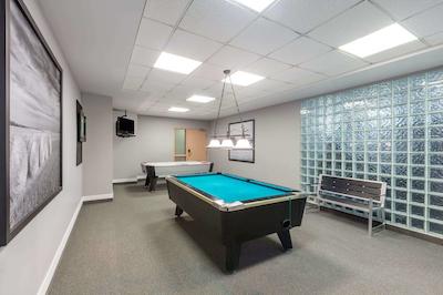 سوپر 8 استوان اسک