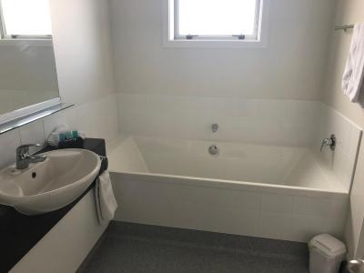 امباسادر متر این