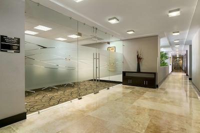 دوبلتری بای هیلتون هتل کرتارو