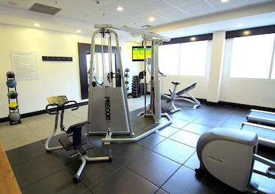 دوبلتری بای هیلتون هتل کرتارو