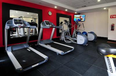 دوبلتری بای هیلتون هتل کرتارو