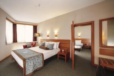 اناتلیا بورسا