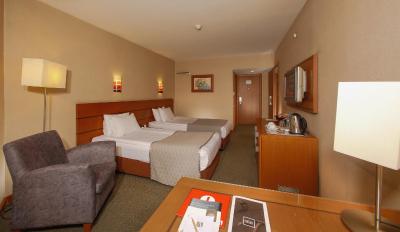 اناتلیا بورسا