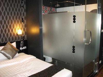 گلیتز بانکوک هتل