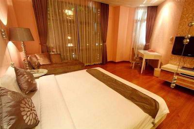 گلیتز بانکوک هتل