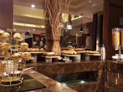 کونتری این اند سویتز بای رادیسن گوروگرام سکتر 12