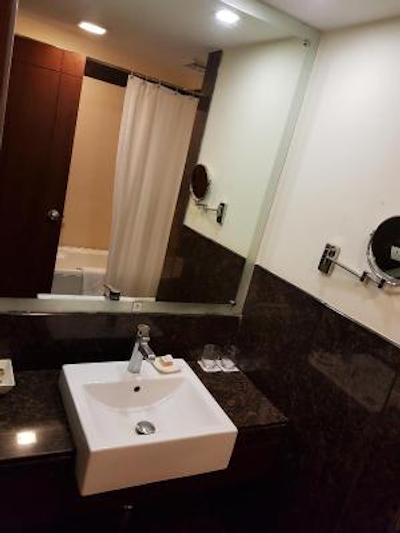 کونتری این اند سویتز بای رادیسن گوروگرام سکتر 12