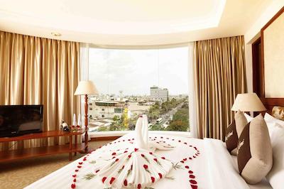 تک هتل دلوکس تان بینه