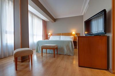 تریپ سان سباستیان اُرلی هتل