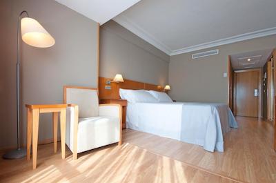 تریپ سان سباستیان اُرلی هتل