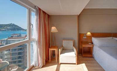 تریپ سان سباستیان اُرلی هتل