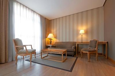 تریپ سان سباستیان اُرلی هتل