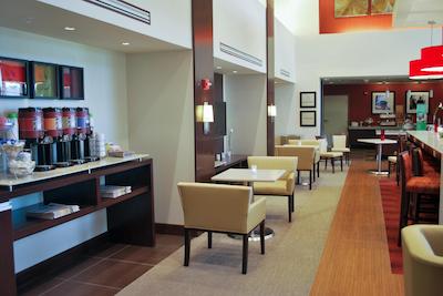 هامپتون این اند سویتز شروپرت/اسود