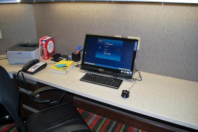 هامپتون این اند سویتز شروپرت/اسود