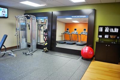 هامپتون این اند سویتز شروپرت/اسود