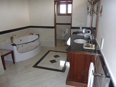 اُسین بیچ ریزرت اند اسپا