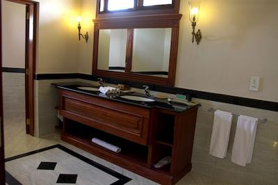 اُسین بیچ ریزرت اند اسپا