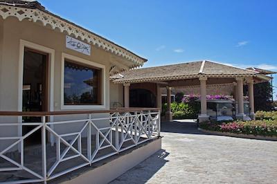 اُسین بیچ ریزرت اند اسپا