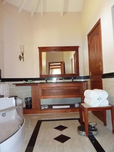 اُسین بیچ ریزرت اند اسپا