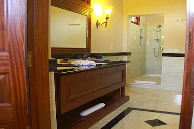 اُسین بیچ ریزرت اند اسپا