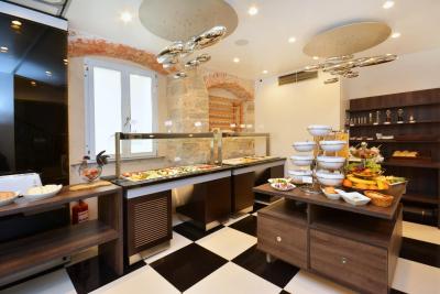 هریتاج جوپیتر لوکسوری هتل